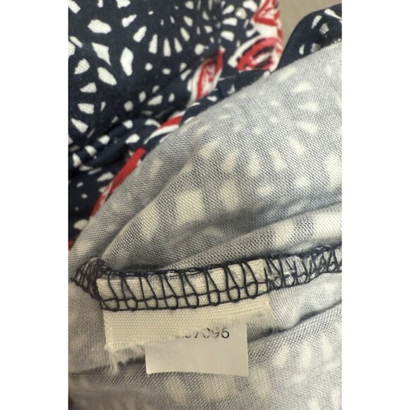 Rafaella Weekend Women's Top Size LP  Short Sleeve-Vneck Navy/red Floral Motive - Picture 8 of 8